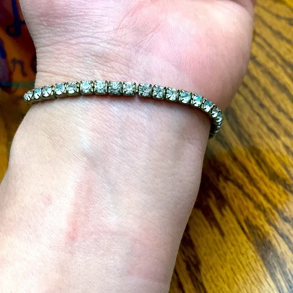 Simple Sparkling Bracelet - Picture 2 of 2